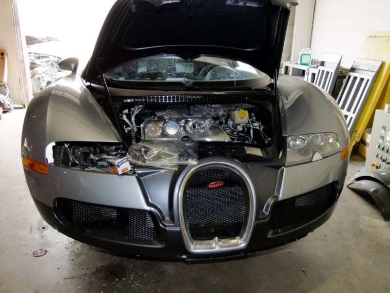 Illustration for article titled Texas Bugatti Insurance Adjuster Photos Show A Seriously Stripped Veyron
